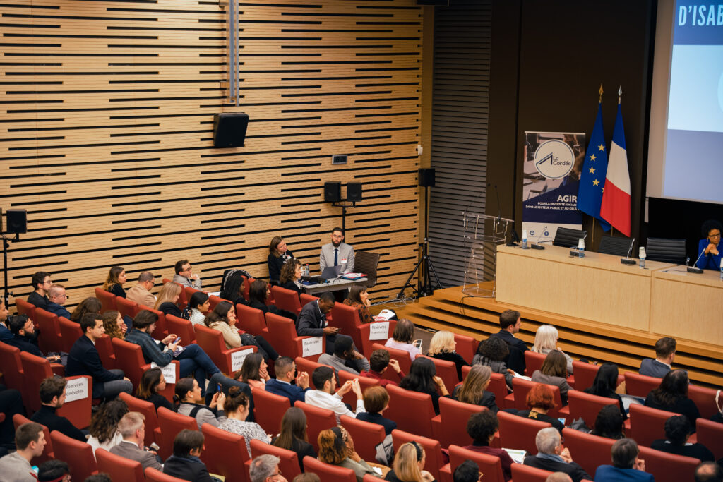 Photo d'une assemblée