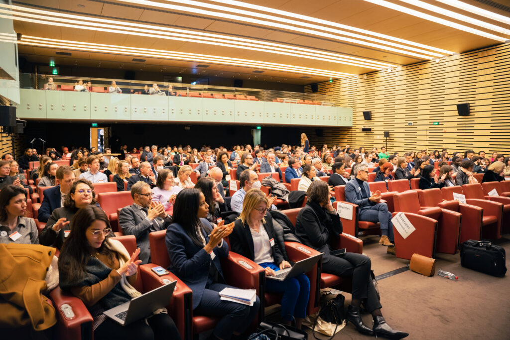 Photo d'une assemblée